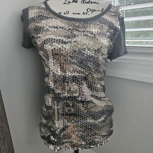 Feather Branch Sequin Camouflage Short Sleeve Top